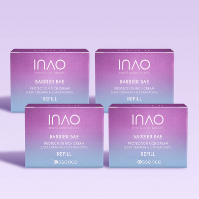 Vier Schachteln mit violettem und blauem Farbverlauf von INAO by essence Barrier Bae Protection Rich Cream Refill mit 0,3 % Ceramid und 0,5 % Bakuchiol, dargestellt als wirksame Gesichtscreme zur Unterstützung der Hautbarriere auf hellviolettem Hintergrund.