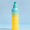 Eine Flasche INAO by essence Feel Pure AHA & BHA Exfoliation Cleanser mit Pumpe und blau-gelbem Farbverlauf steht auf hellblauem Hintergrund. Dieser Gelreiniger verwendet Peelingsäuren für eine sanfte Reinigung.