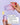 Eine Hand gefüllt mit dem nachhaltigen „Refill Lover“ Set von INAO by Essence Serum in einer kleinen Flasche. Deutschsprachiger Text erklärt die Anwendung – perfekt für Skincare-Fans. Der Hintergrund ist zart lila.