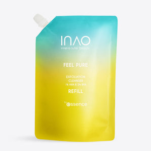 Ein Nachfüllbeutel mit blau-gelbem Farbverlauf und der Aufschrift „INAO by essence Feel Pure AHA & BHA Exfoliation Cleanser Refill“, mit einem weißen Schraubverschluss in der linken oberen Ecke, zur täglichen Reinigung.