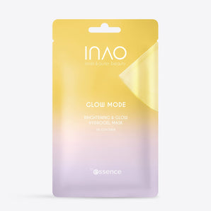 Auf weißem Hintergrund ist ein Beutel mit einem Farbverlauf in Gelb und Lavendel zu sehen, der die Aufschrift „INAO Glow Mode Brightening & Glow Hydrogel Mask“ trägt und an einer Ecke teilweise abgezogen ist.