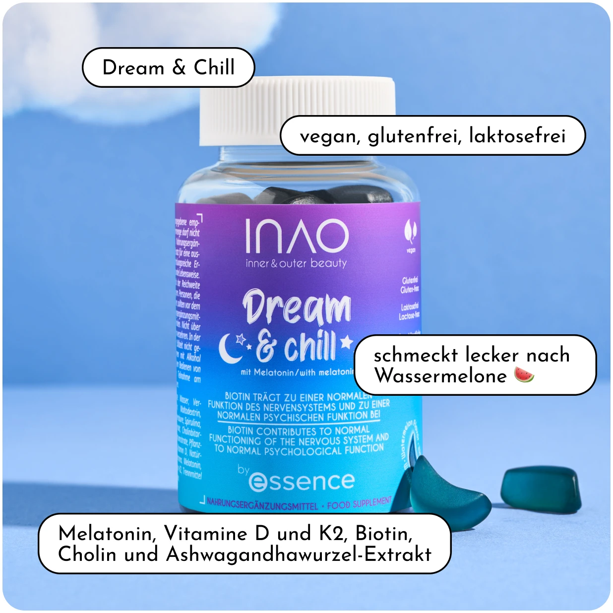 Eine Flasche INAO Dream & Chill Nahrungsergänzungsmittel mit dunkelblauer und violetter Beschriftung ist zu sehen, umgeben von türkisfarbenen Gummibärchen. Der Text hebt vegan, glutenfrei, laktosefrei, Wassermelonengeschmack und die wichtigsten Zutaten auf blauem Hintergrund hervor.