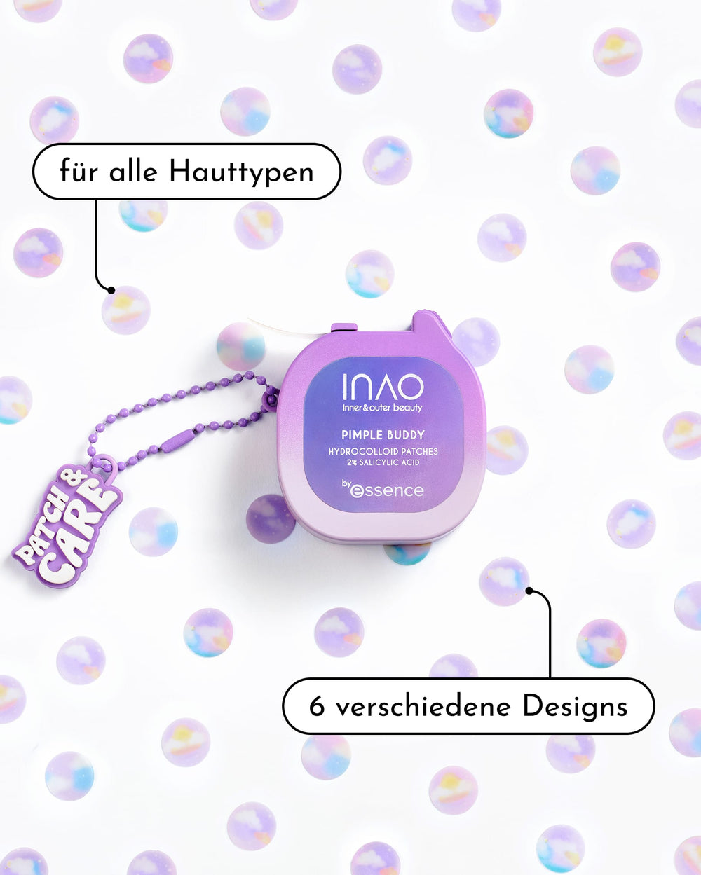Ein lilafarbener Behälter mit der Aufschrift „INAO Pimple Buddy Hydrokolloid-Pflaster – Cloud Edition“ und einem Schlüsselanhänger, umgeben von bunten Punkten. In den Sprechblasen steht „für alle Hauttypen“ und „6 verschiedene Designs“.