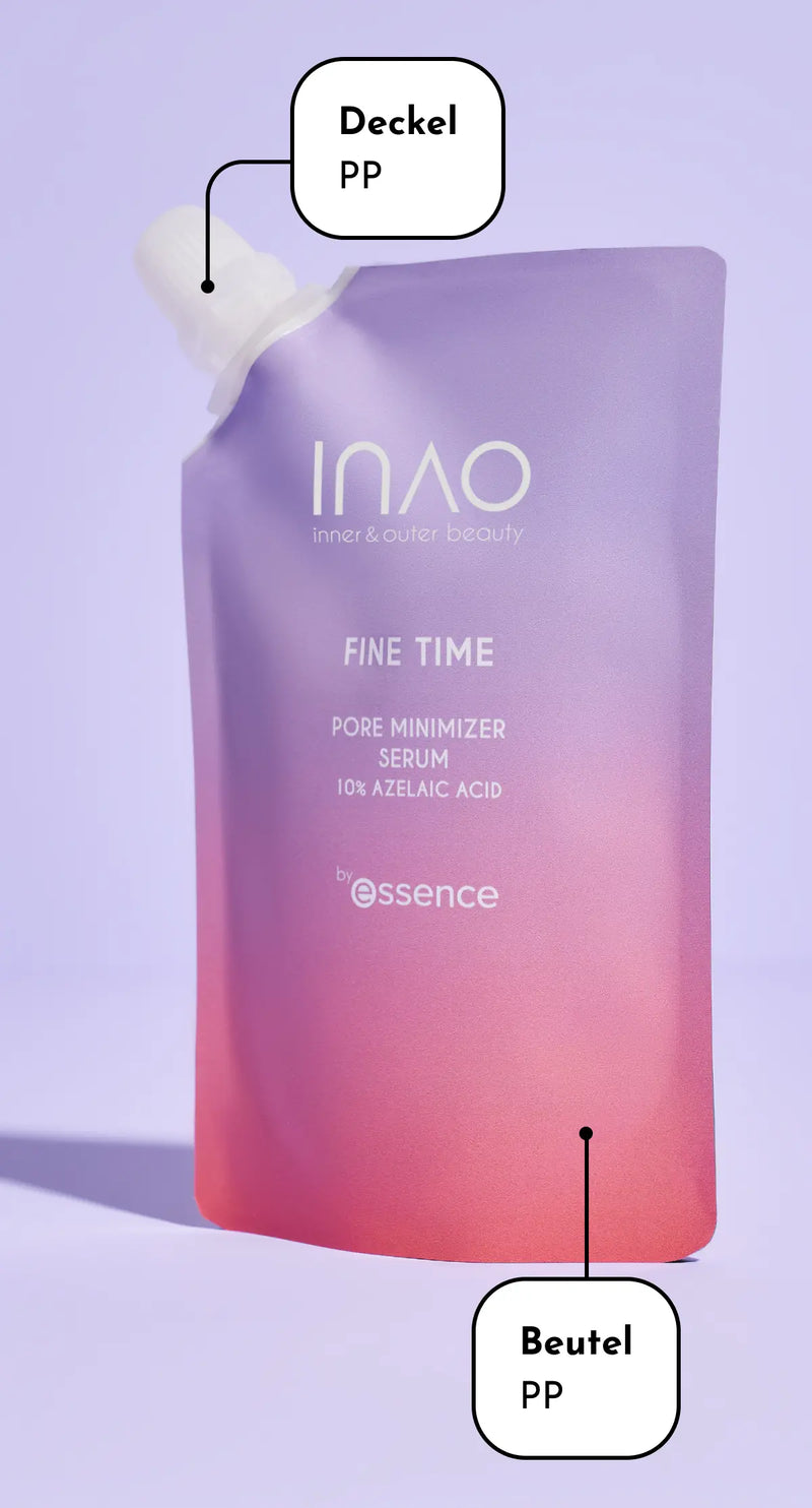 Ein Standbeutel mit der Aufschrift „INAO Fine Time Pore Minimizer Serum“ mit weißem Deckel, einem Farbverlauf von Lila nach Pink und den Aufschriften „Deckel PP“ (Deckel) und „Beutel PP“ (Beutel).